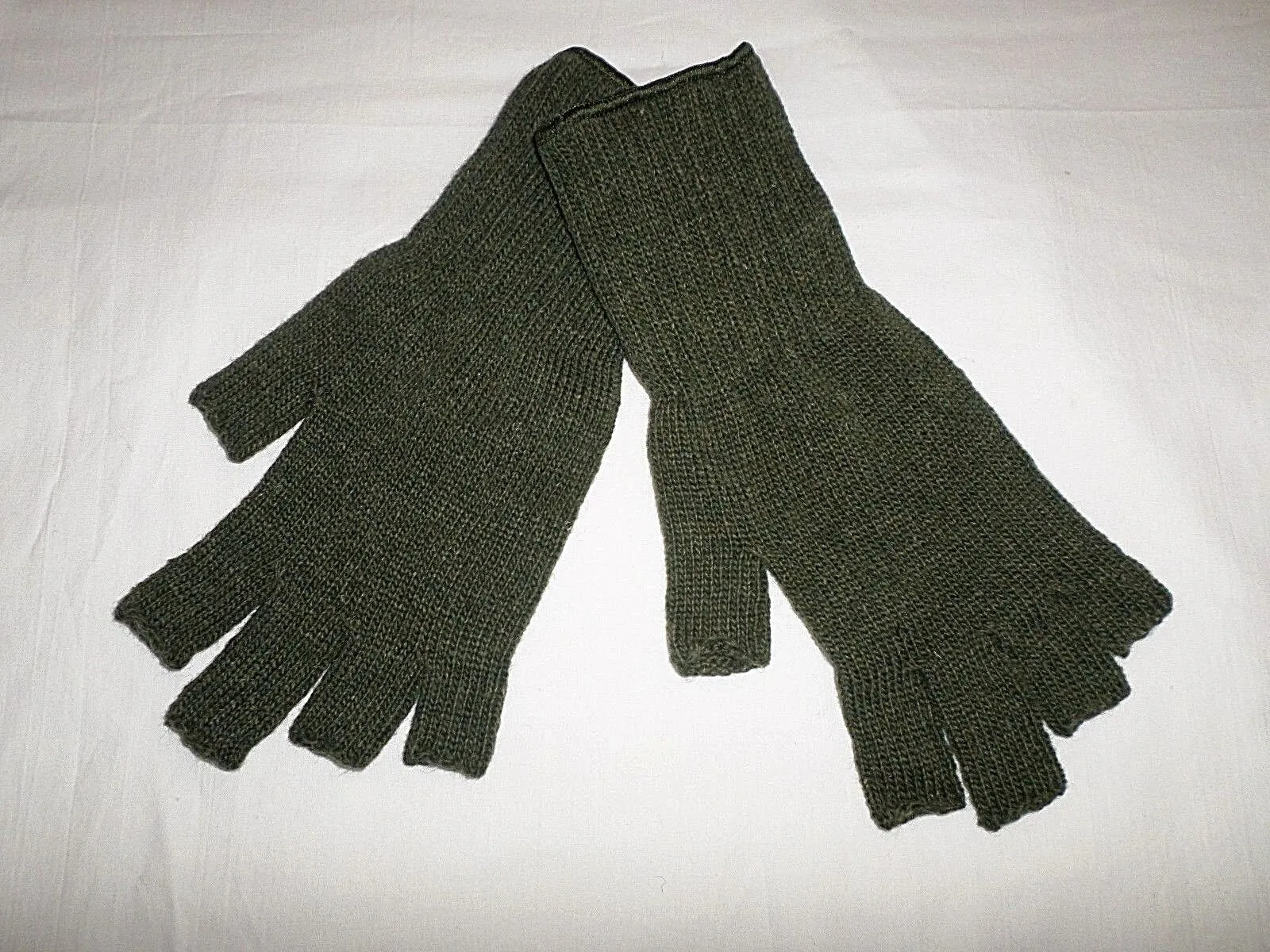 MILITARY D-3A  OPEN FINGER GLOVES OD GREEN FINGERLESS LINERS 85% WOOL 15% NYLON